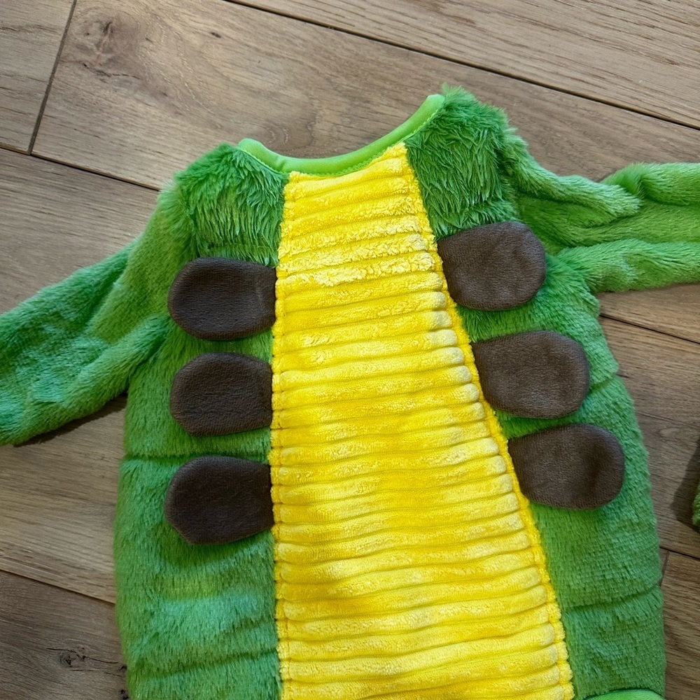 Baby caterpillar Halloween costume  size 3-6 months. - Picture 2 of 4